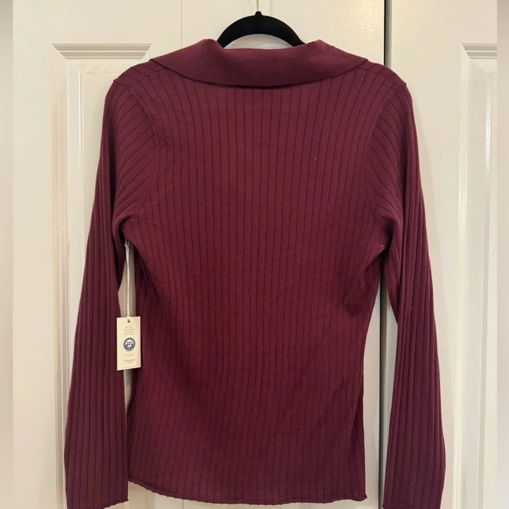 Abercrombie & Fitch Maroon Ribbed Button-Down 
Merino Wool Slim Collared Top - Picture 4 of 4